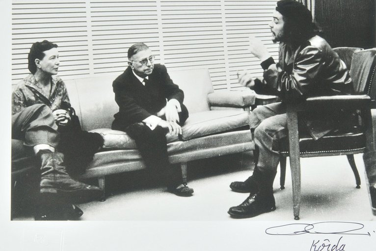   Jean-Paul Sartre, Simone de Beauvoir y Ernesto Guevara, el “Che”.