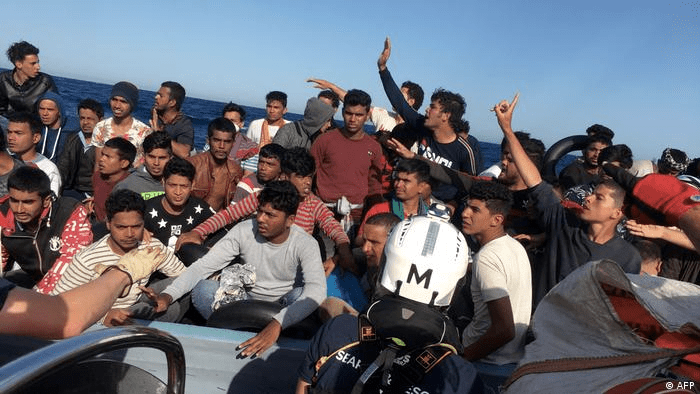 Migrantes llegando a Lampedusa (AFP)